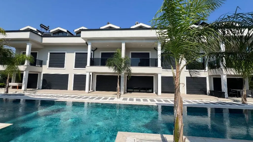 Homes in Calis